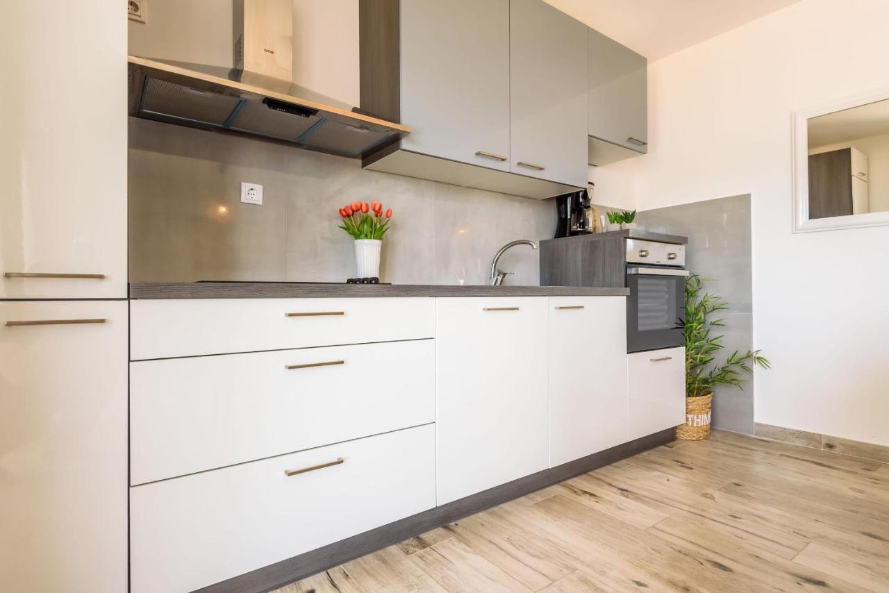 Apartments Morska Vila 3 Komarna Zewnętrze zdjęcie